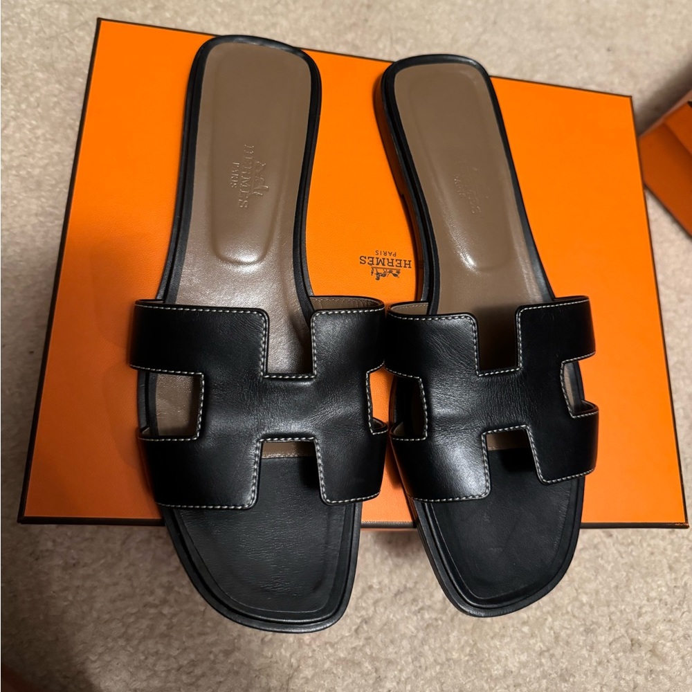 HERMES Oran sandal